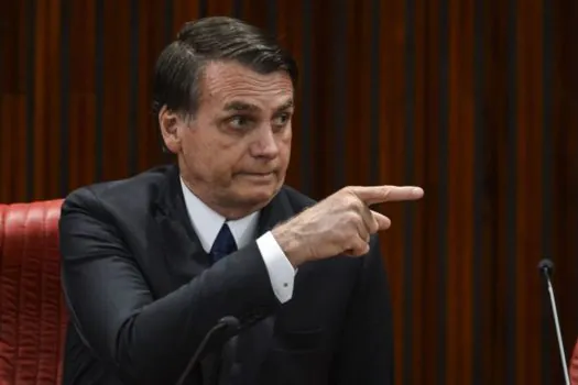 Bolsonaro diz que vai ‘entregar’ terroristas que estão no Brasil