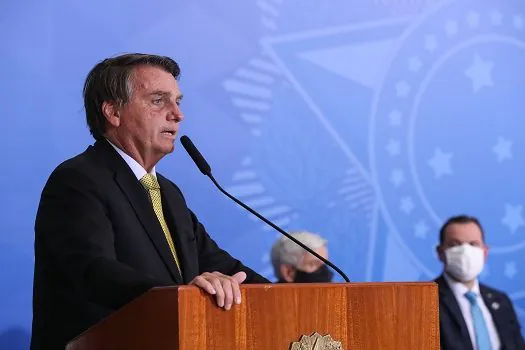 Bolsonaro: o Butantan foi oficiado sobre por que nos revendem vacinas a US$ 10