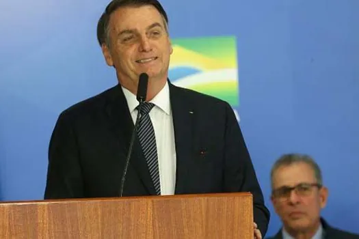 Bolsonaro é questionado sobre deixar o PSL