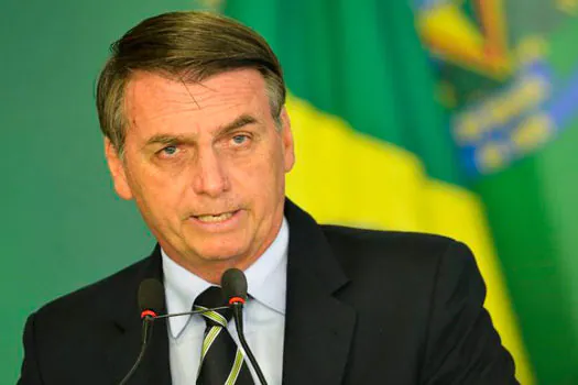 Bolsonaro sugere drones para retirar militares da linha de frente