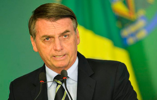 Bolsonaro sugere drones para retirar militares da linha de frente