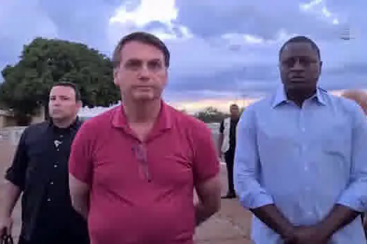 Em crise com Mandetta, Bolsonaro diz que hora de quem está “se achando” vai chegar