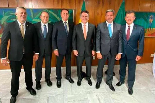 DIVÓRCIO LITIGIOSO: Lua de mel de Bolsonaro com Centrão durou um mês