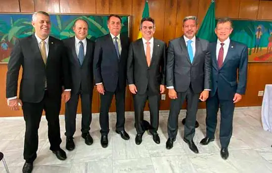 DIVÓRCIO LITIGIOSO: Lua de mel de Bolsonaro com Centrão durou um mês