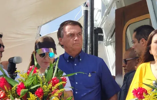 Bolsonaro vai a Belém e participa de romaria fluvial do Círio de Nazaré