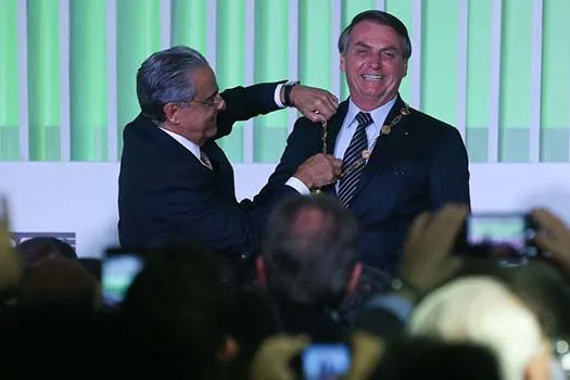 Em evento na CNI, Bolsonaro faz acenos ao empresariado ao criticar ‘burocracias’