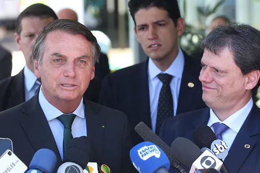 Bolsonaro diz que preço dos combustíveis está alto para o consumidor