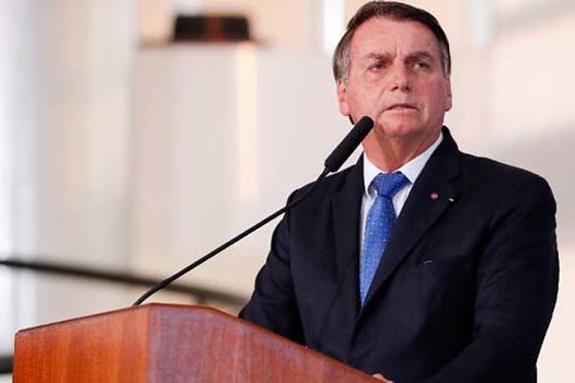 _x000D_
Será preciso assinar termo de responsabilidade para tomar vacina diz Bolsonaro_x000D_