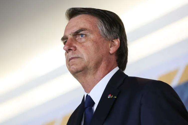 Mídia é alvo de Bolsonaro no Twitter a cada 3 dias