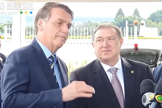 Bolsonaro diz que Greenpeace é ‘lixo’ e ‘não vale nada’