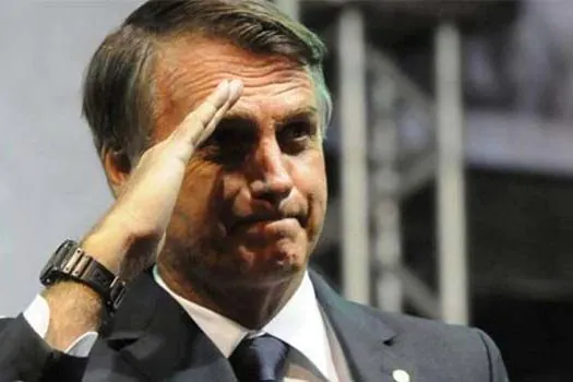 Como militar da ativa, Bolsonaro seria obrigado a se vacinar, ou iria para a reserva