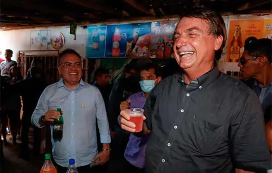 COMPRA DE VACINA CHINESA: Paulistanos reprovam veto de Bolsonaro