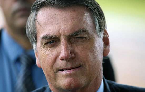 Bolsonaro insinua que Datafolha recebe grana