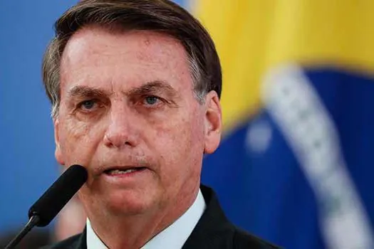 Para evitar desgaste, Bolsonaro reavalia nomes ligados à família para PF e MJ