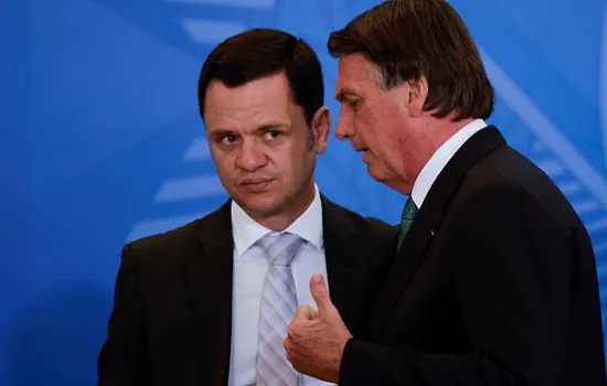 Bolsonaro estava com ministro da Justiça nos EUA quando ligou para Ribeiro