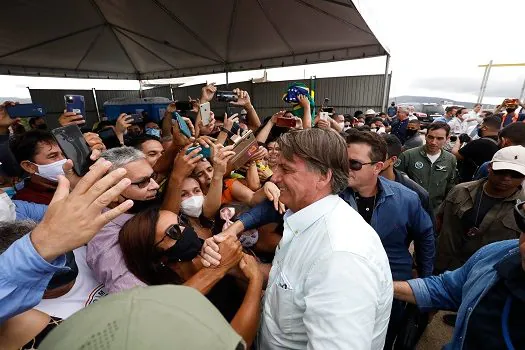 Bolsonaro critica apoiadores que o atacam por recuo: ‘Não lê a nota e reclama’