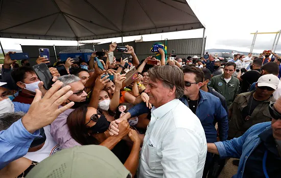 Bolsonaro critica apoiadores que o atacam por recuo: ‘Não lê a nota e reclama’