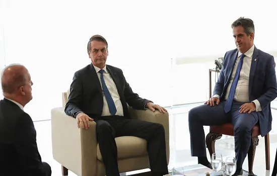 Reunião entre Bolsonaro e Ciro Nogueira é adiada por problema em voo