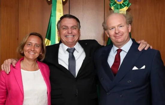 Bolsonaro se reúne com deputada alemã investigada por propagar ideias neonazistas