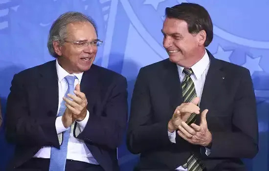 Bolsonaro brinca sobre trocar Guedes