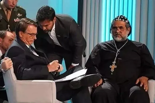 Bolsonaro elogia atuação de Padre Kelmon no debate da TV Globo