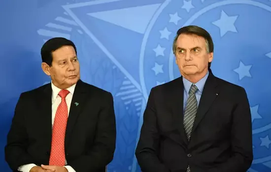 TSE tem maioria contra cassação de Bolsonaro e Mourão por disparos em massa