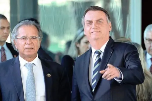 Bolsonaro evita responder se Guedes fica na Economia em eventual 2º mandato