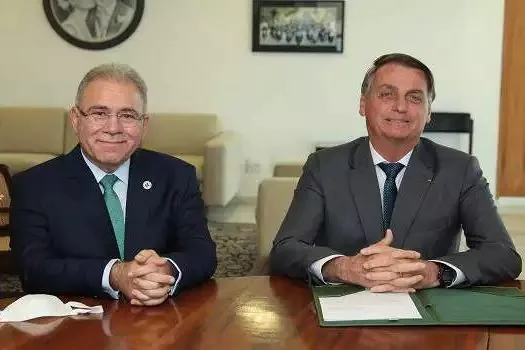 Queiroga estuda rebaixar para endemia situação da covid no Brasil, diz Bolsonaro