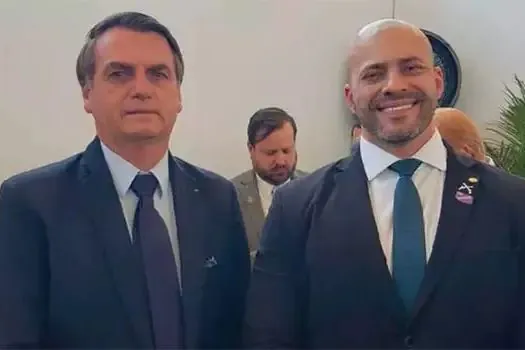 Bolsonaro menciona Alexandre Silveira como novo líder do governo no Senado