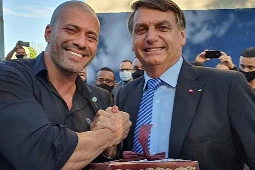 Bolsonaro atropelou parecer jurídico do Planalto para perdoar Daniel Silveira