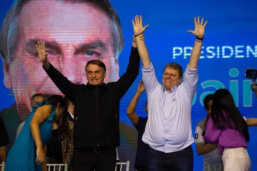 Bolsonaro e Tarcísio de Freitas participam de agenda com pastores em SP