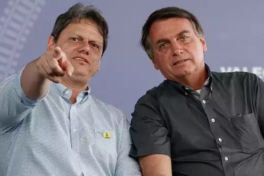 Tarcísio diz ter discordado de Bolsonaro sobre vacinação contra covid-19