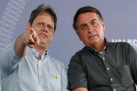 Com bloqueios nas estradas, Bolsonaro se reúne com ministro Tarcísio no Planalto