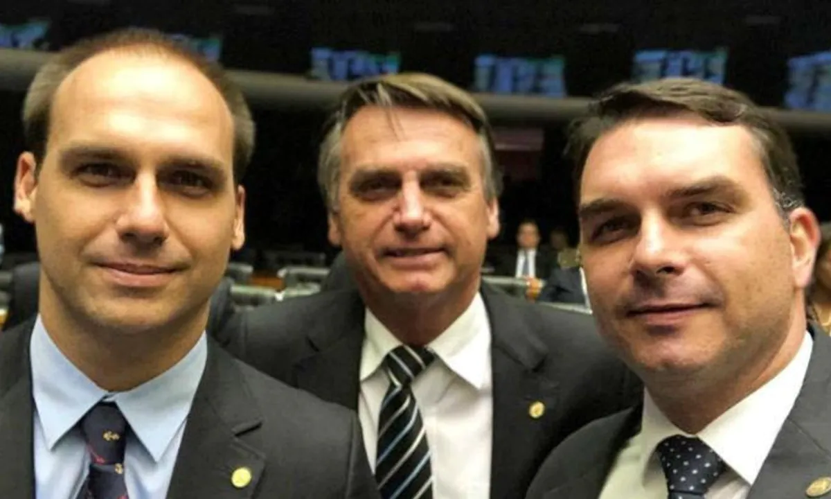 Facebook derruba rede de fake news ligada ao PSL e à família Bolsonaro