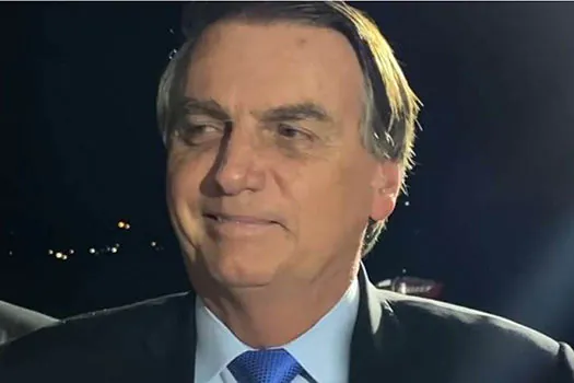 Bolsonaro ironiza Leite: ‘está se achando o máximo; bateu no peito: assumi’