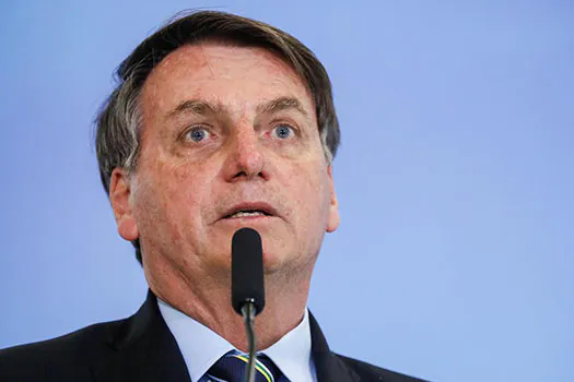 Bolsonaro diz que educação ‘está horrível’ e que pode escolher novo ministro hoje