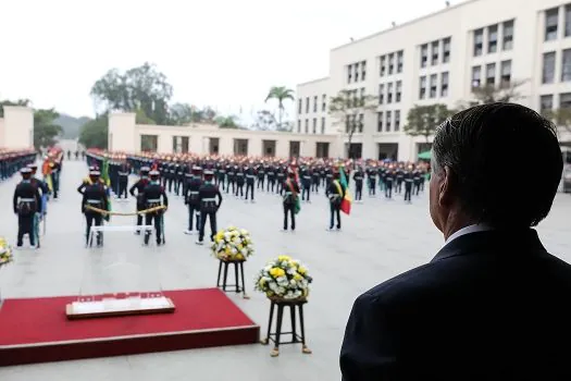 Bolsonaro participa de evento em Academia Militar no sul fluminense