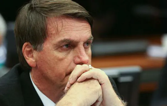 Bolsonaro promete anúncio de novo ministro da Educação nesta sexta