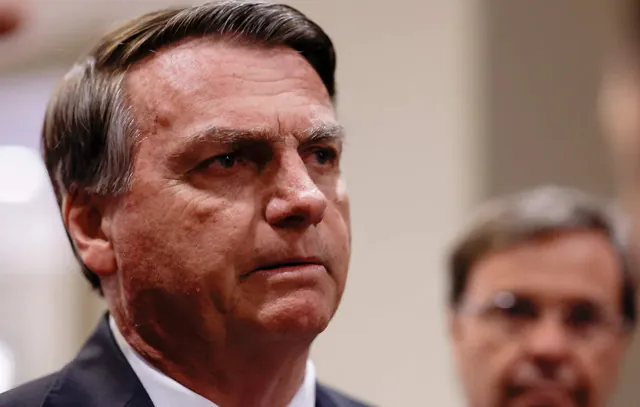 Fake news: Bolsonaro diz que vacinas têm grafeno que se acumula no testículo