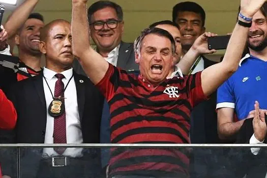 Bolsonaro diz que articula “sem intermediários” estádio para o Flamengo no Rio