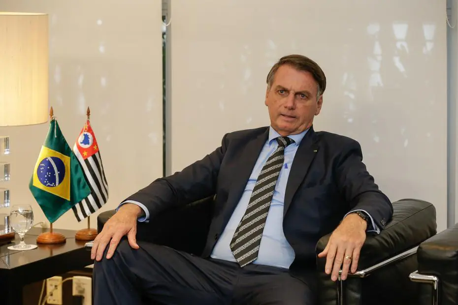 Bolsonaro: pandemia foi castigo para mundo todo; governo fez o que pôde