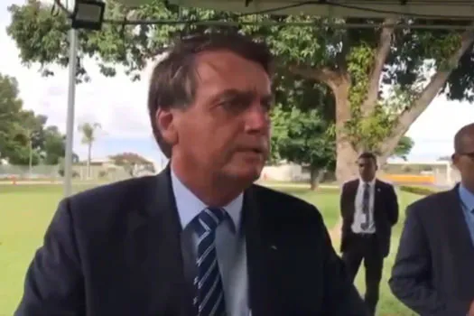 Faltou à Ford dizer a verdade: querem subsídios, diz Bolsonaro sobre saída da montadora