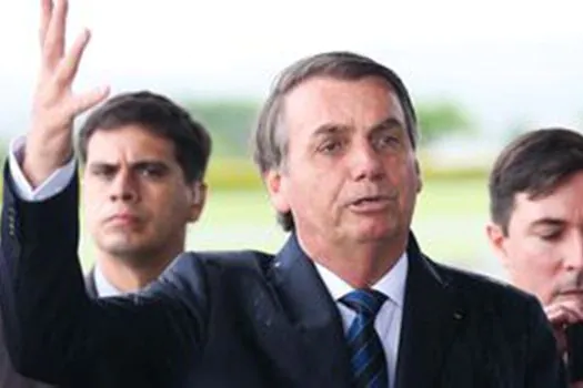 ‘Sou escravo da Constituição’, diz Bolsonaro sobre sanção a fundo eleitoral