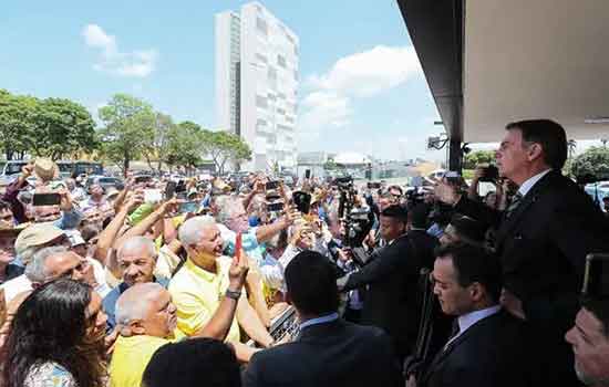 Bolsonaro: ‘O interesse na Amazônia não é no índio e nem na porra da árvore