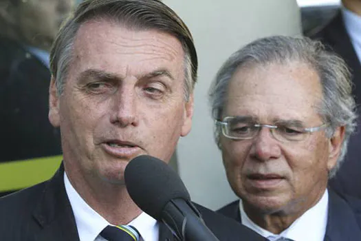 Homem que decide economia é um só e se chama Paulo Guedes, diz Bolsonaro