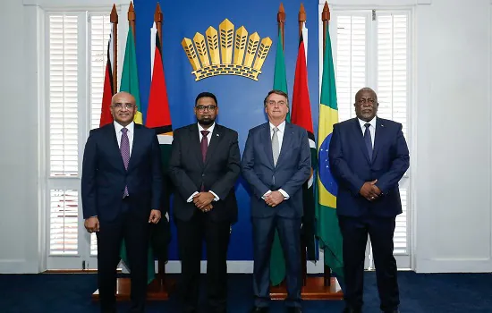 Bolsonaro se reúne com presidente da Guiana em Georgetown