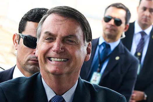 Bolsonaro diz ter hérnia e que pode fazer nova inspeção de saúde em fevereiro