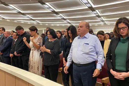 Bolsonaro encontra Edir Macedo em inauguração de templo da Igreja Universal