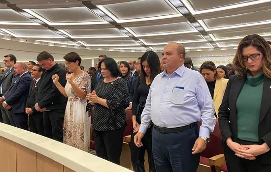 Bolsonaro encontra Edir Macedo em inauguração de templo da Igreja Universal