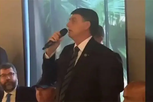 Bolsonaro xinga a imprensa por divulgar gasto de R$ 15 mi com leite condensado